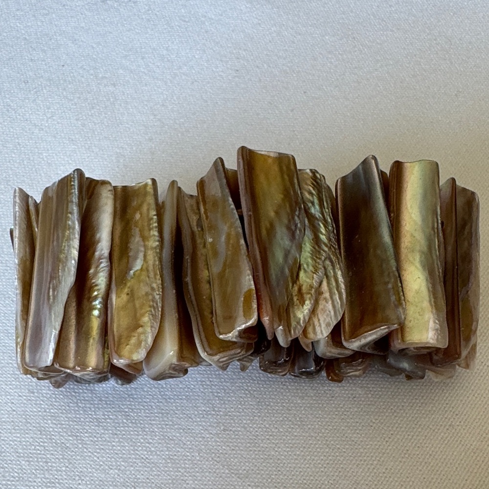 Park Lane Sand Dune Stretchy Bracelet with Mother of Pearl NWOT